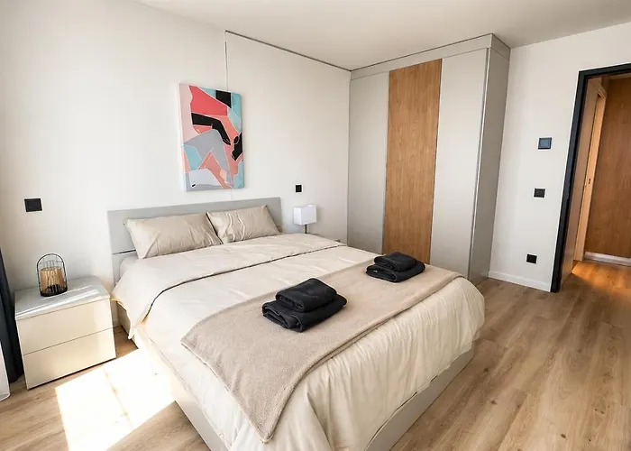 Apartment Skyview, Expo Fair, Airport, Gym, Rooftop!