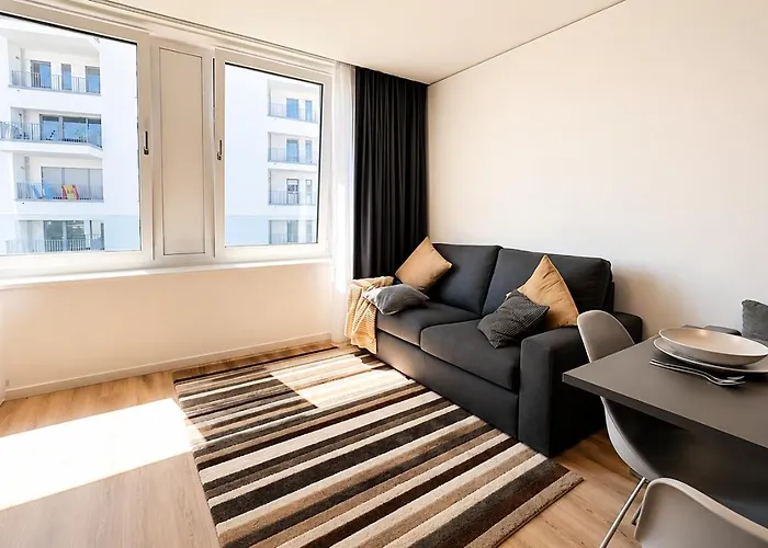 Apartment Skyview, Expo Fair, Airport, Gym, Rooftop! *