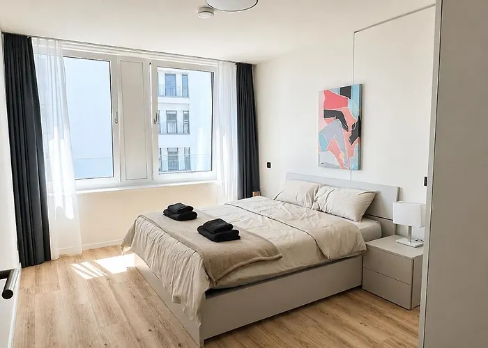Apartment Skyview, Expo Fair, Airport, Gym, Rooftop! *