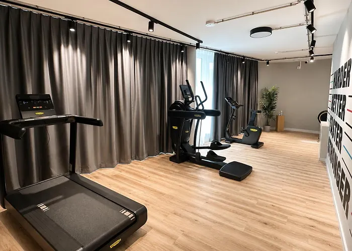 Apartment Skyview, Expo Fair, Airport, Gym, Rooftop! *